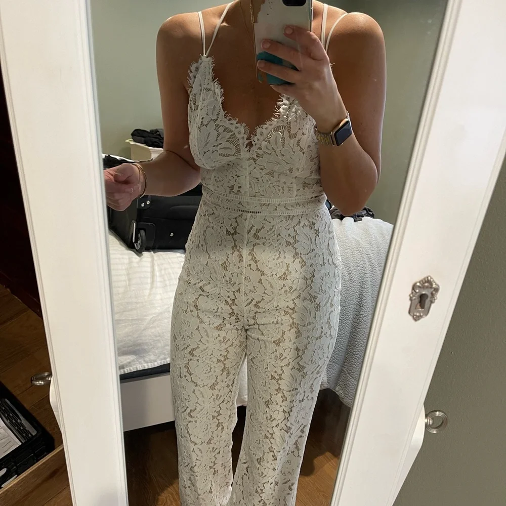 White jumpsuit - Picture 1 of 4